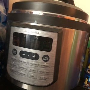 Insignia Pressure Cooker